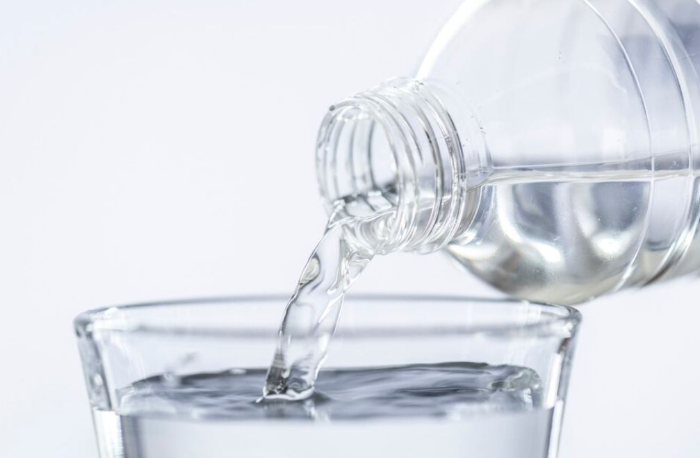 Agar tetap Sehat dan Segar, Ini Jumlah Air yang Perlu Kamu Minum Tiap Hari